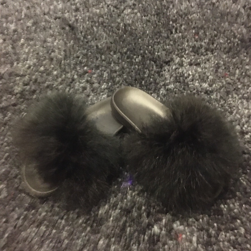 Fluffy Fur Slides - Picture 3 of 5